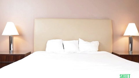 Elle Lee's steamy gamer girl casting in luxurious bed setup