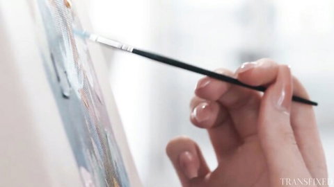 Queenie Sateen artistic hand painting canvas in Transfixed scene with Tori Easton