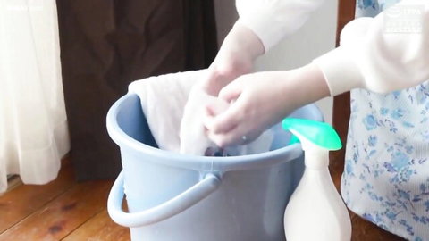 Mother-in-law in white sleeves cleaning bucket, filthy thralldom JAV scene