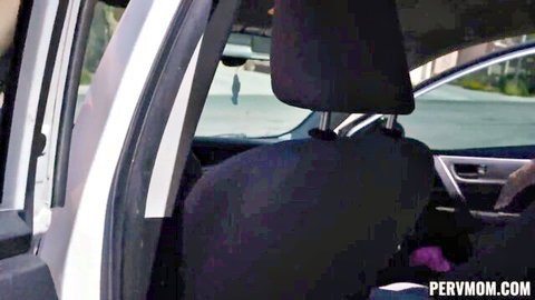 Little Puck in busty threesome car wreck with Barbie and lucky guy
