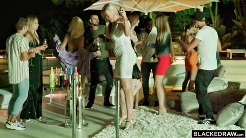 Ariana Van X and Freya Mayer in steamy outdoor threesome party