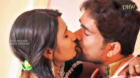 Desi aunty passionately kissing Tamil lover in intimate embrace