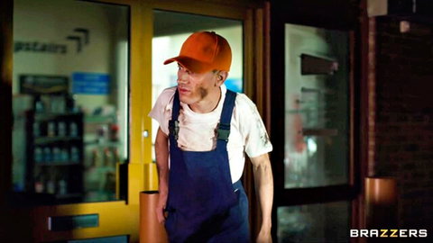 Mechanic in overalls preps for bubble butt babe garage pounding