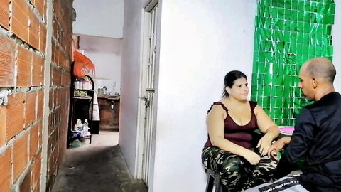 Curvy brunette stepmom in tank top chats with bald Nepali guy in taboo home scene