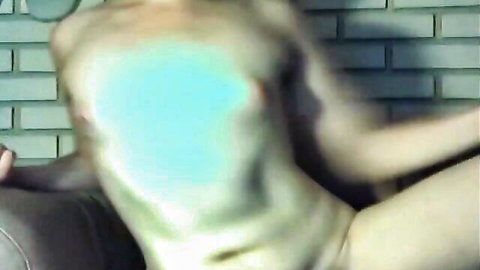 Amateur GF nude from behind, tight pussy toyed in blurry clip