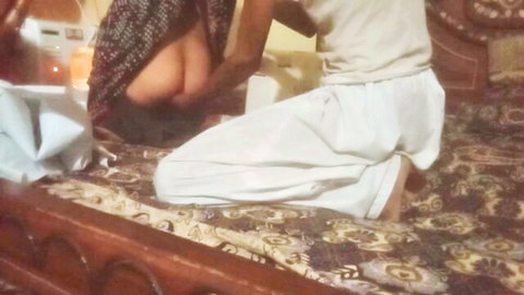 Desi wife in saree exposes bare ass to lover in homemade video
