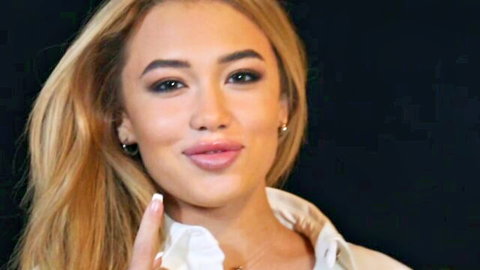 Blonde stunner in white shirt teases for raw rimjob with Vince Karter