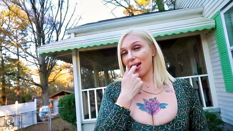 Blonde Alexis teases lips in green dress for steamy threesome with Gibby