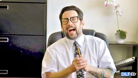 Tattooed DILF man smiling in white shirt and tie, strong cock threesome with two chicks