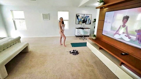 Brooke Tilli nude standing pose in amateur home video