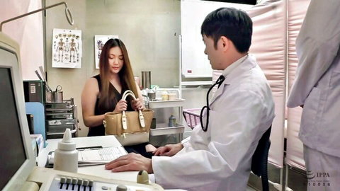 Asian beauty in revealing top consulting doctor at anal specialty clinic