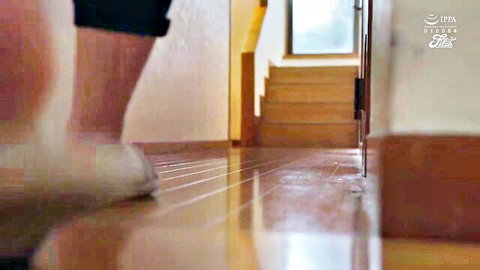 Thick mommy in shorts steps into room for son's reward fuck after top rank