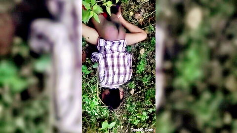 Telugu stunner Papa Antha exposes plump dark ass in outdoor woods tease