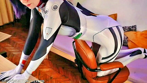 Asuka Evangelion cosplay babe in shiny white plugsuit posing doggy style with big curvy ass