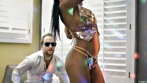 Anya Ivy in sparkly bikini, teasing big ass for man