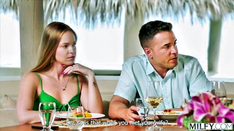 Texas Patti in green dress dines with Alberto Blanco on beach