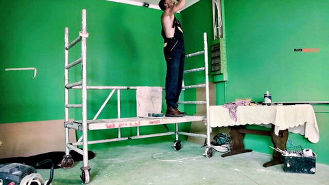 Truelove-Luna seduces shirtless painter on scaffolding
