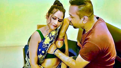 Indian servant in revealing saree kissed by boss intimately