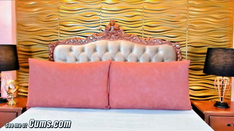 Sexy Latina toying her tight pussy on live cam