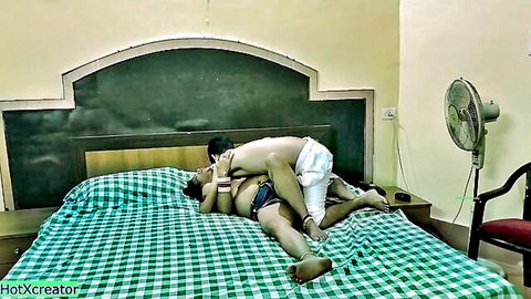 Indian malkin enjoys passionate sex with 18yo boy in missionary