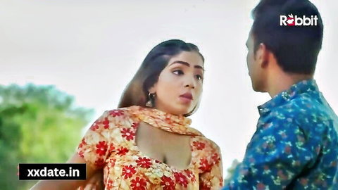 Indian bahu in low-cut saree shocked by sasur outdoors