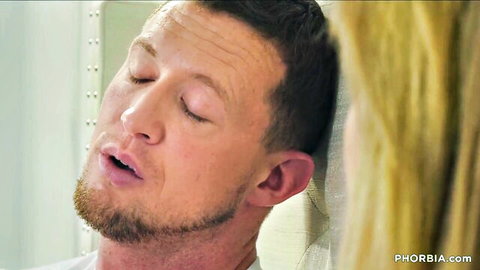 Pierce Paris moans in ecstasy as Kinsley Kane gives blowjob in bi threesome