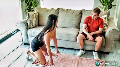 Jazmine Cruz brunette Latina on all fours teasing man in amateur scene
