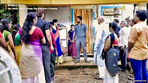 Indian group scene with women in colorful sarees, Nagarvadhu EP6