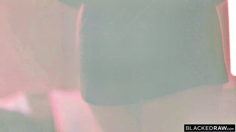 Ophelia Purr naughty handjob in steamy club