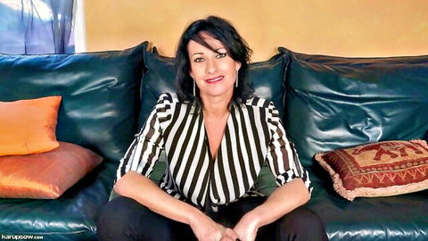 Mature mommy in striped blouse shows dildo use tutorial