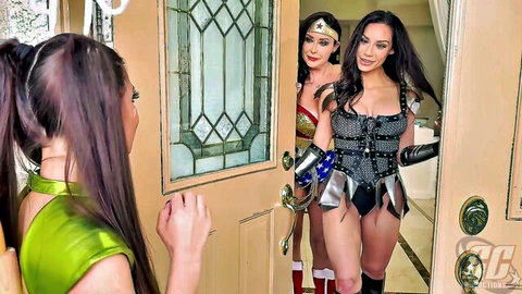 Busty Wonder Woman and leather-clad superheroine with huge tits enter door with green-clad hottie
