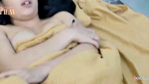 Surti nude upper body in bed from Film Kelas Bintang Part 1