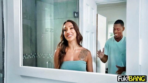 Sisi Rose in sexy tube top smiling in shower with neighbor