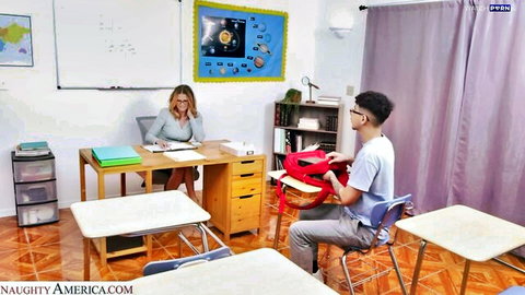 Reya Lovenlight seduces top student in class - MyFirstSexTeacher