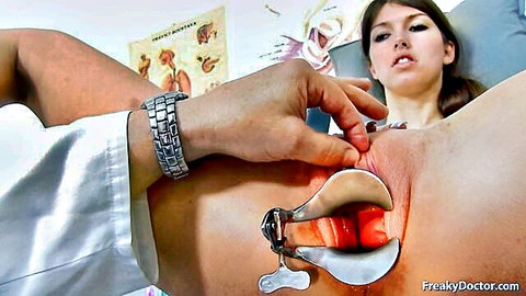 Susan Ayn in kinky gyno exam with speculum insertion