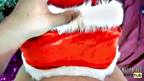 Melon Ice teases big Asian ass in sexy Santa outfit for Christmas