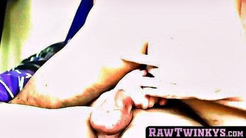 Twink pursued for deepthroat in bareback gay scene