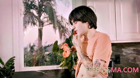 Elias Cash shirtless in kitchen, free use scene with Lolly Dames and Suki Sin