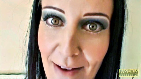 Missy Kink close-up smile with bold makeup from Pascals Subsluts