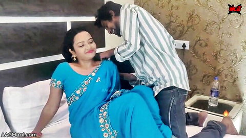 Desi bhabhi in blue saree enjoys intimate moment with stranger guy