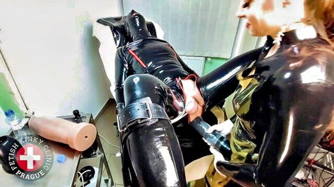 Wanda in latex catsuit for advanced anal stretching with dildo