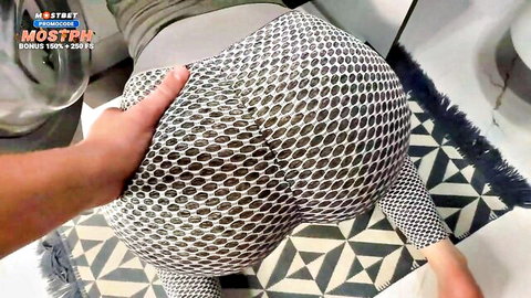 Stepmom housewife big ass in tight mesh leggings stuck in washer, grabbed
