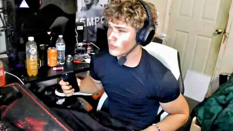 Maxednat muscular young guy in gaming headset, amateur muscle boy thumbnail