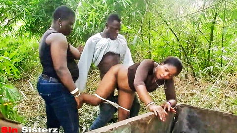Fuckqueen in outdoor threesome with Softkind pounding tight ebony pussy in thicket