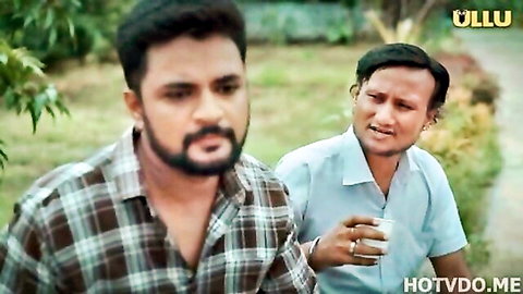Two Indian men in casual shirts outdoors, Raju Ban Gaya Gentleman Ullu episode