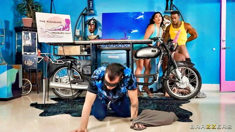 Baby Gemini and Jasmine Sherni tease massive cock in VR threesome