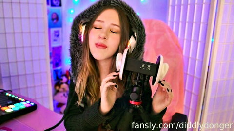Diddly ASMR seductive whispers in JOI session, eyes closed