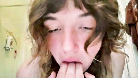 L0r3l4i teasing open mouth closeup in amateur Chaturbate show