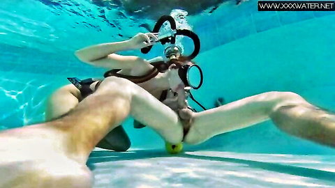 Hot diver in mask fucked from behind underwater in pool