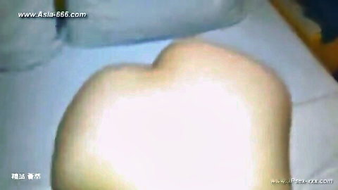 Close-up of Chinese beauty's heart-shaped ass in homemade lovers video